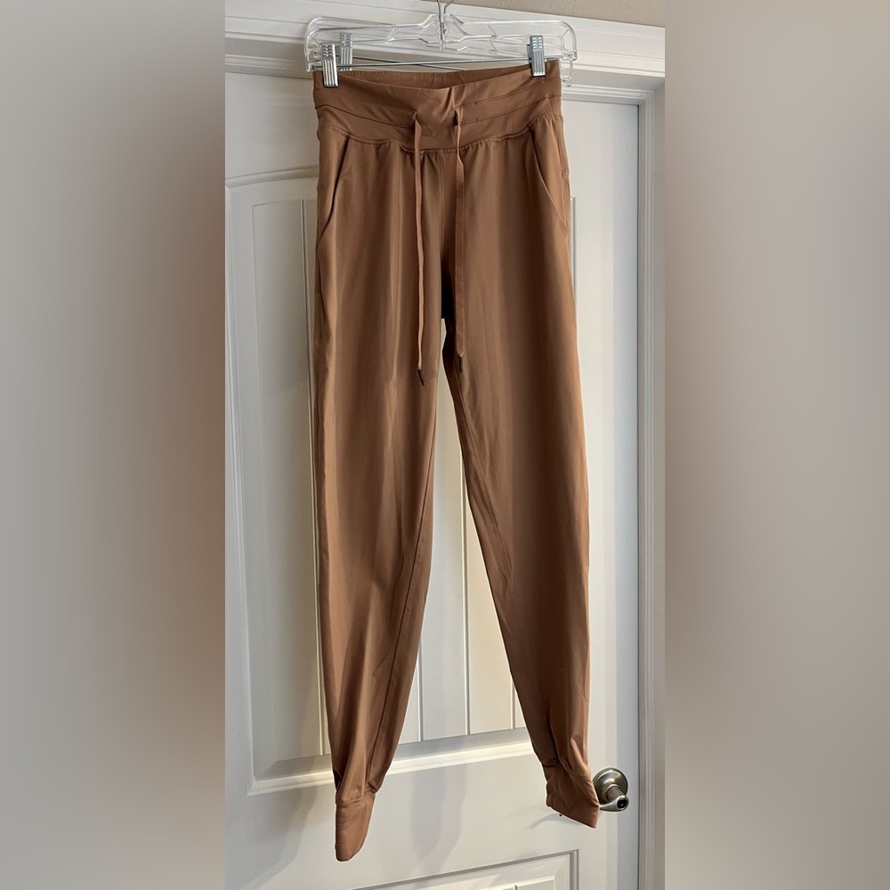 Zyia Activewear Camel colored Joggers